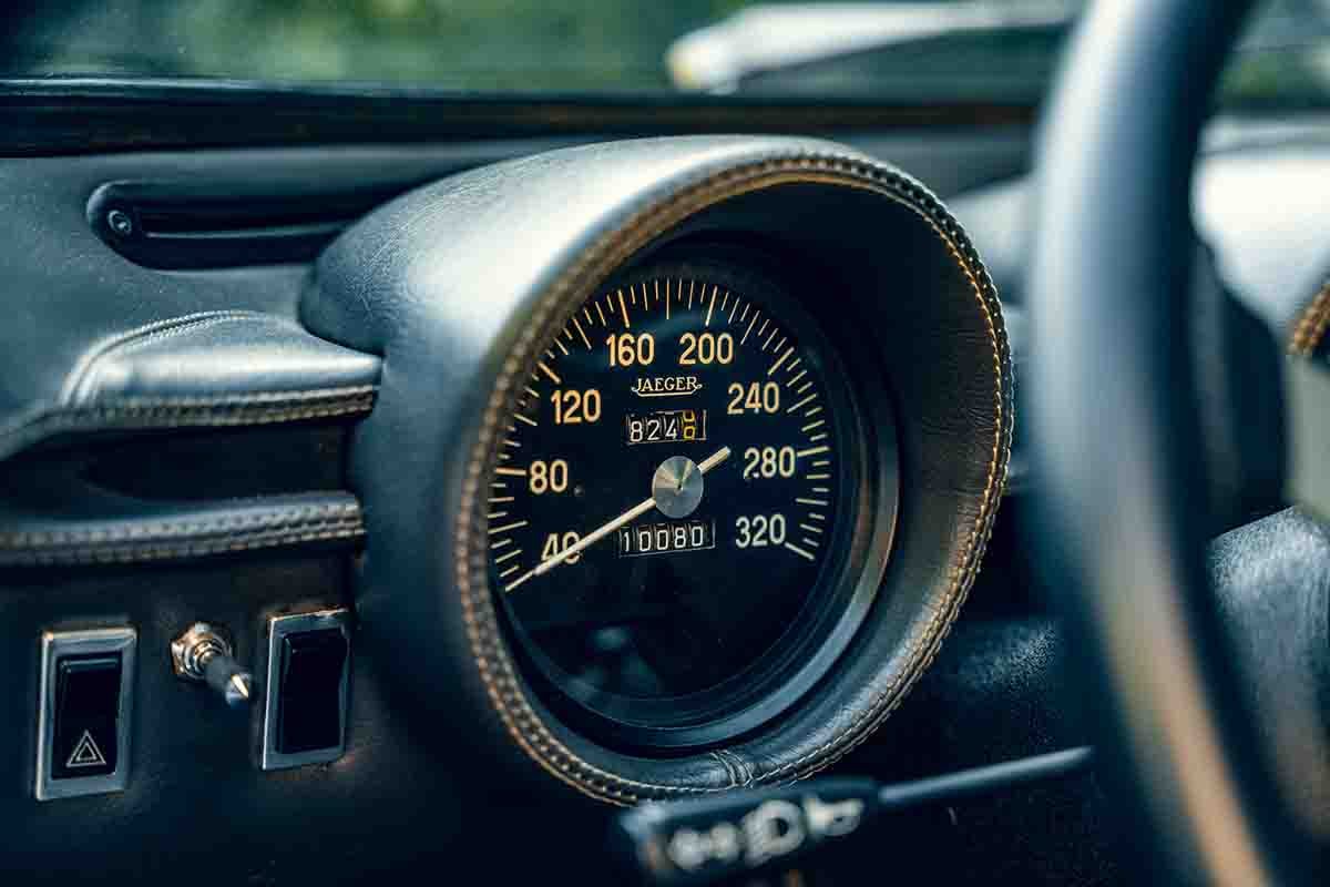 オークションに出品され高値で落札された1969年式ランボルギーニ「ミウラP400S」Simon Gosselin(c)2026 Courtesy of RM Sotheby's