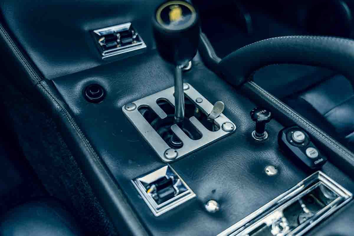 オークションに出品され高値で落札された1969年式ランボルギーニ「ミウラP400S」Simon Gosselin(c)2026 Courtesy of RM Sotheby's