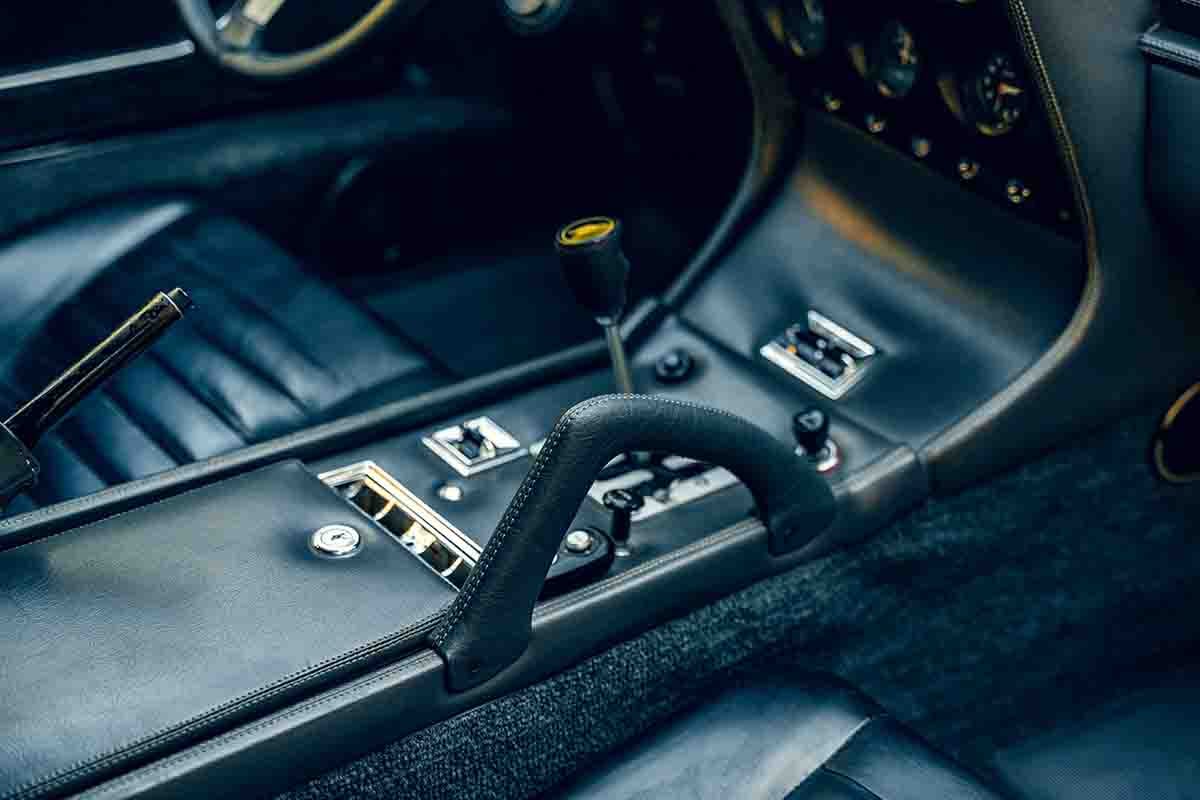 オークションに出品され高値で落札された1969年式ランボルギーニ「ミウラP400S」Simon Gosselin(c)2026 Courtesy of RM Sotheby's