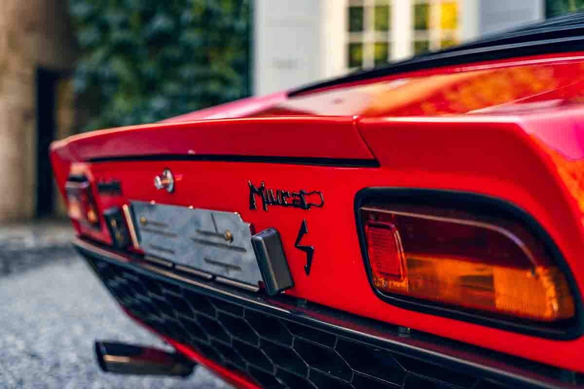 オークションに出品され高値で落札された1969年式ランボルギーニ「ミウラP400S」Simon Gosselin(c)2026 Courtesy of RM Sotheby's