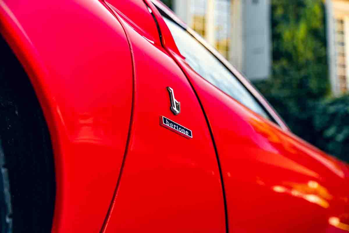 オークションに出品され高値で落札された1969年式ランボルギーニ「ミウラP400S」Simon Gosselin(c)2026 Courtesy of RM Sotheby's