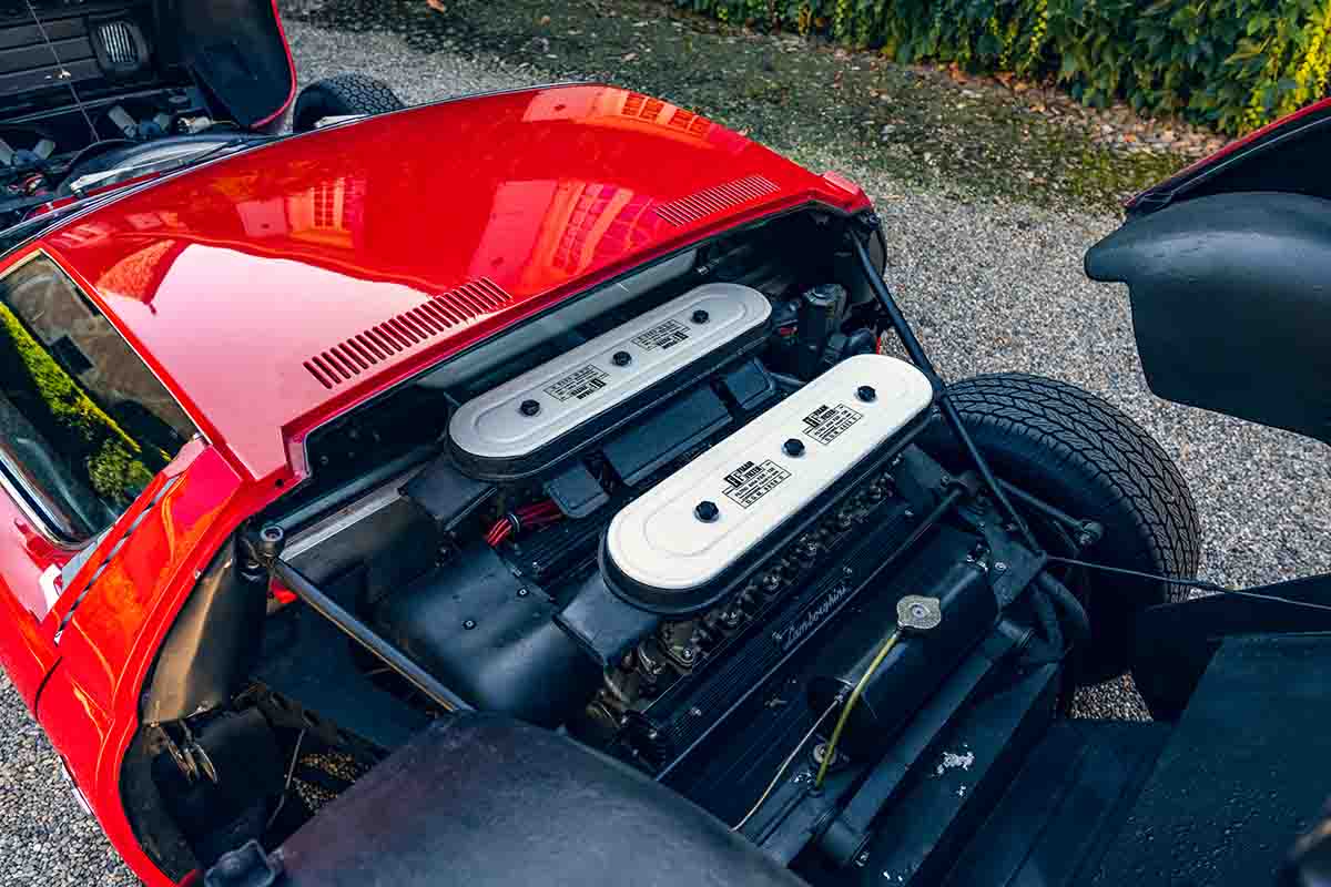 オークションに出品され高値で落札された1969年式ランボルギーニ「ミウラP400S」Simon Gosselin(c)2026 Courtesy of RM Sotheby's