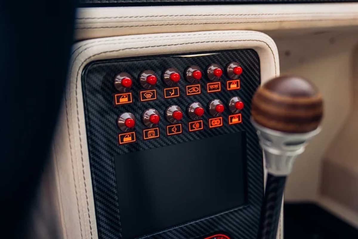 1976年式ランチア「037」をベースに再構築された2025年式「キメーラEVO37」(c)2026 BROAD ARROW Auctions