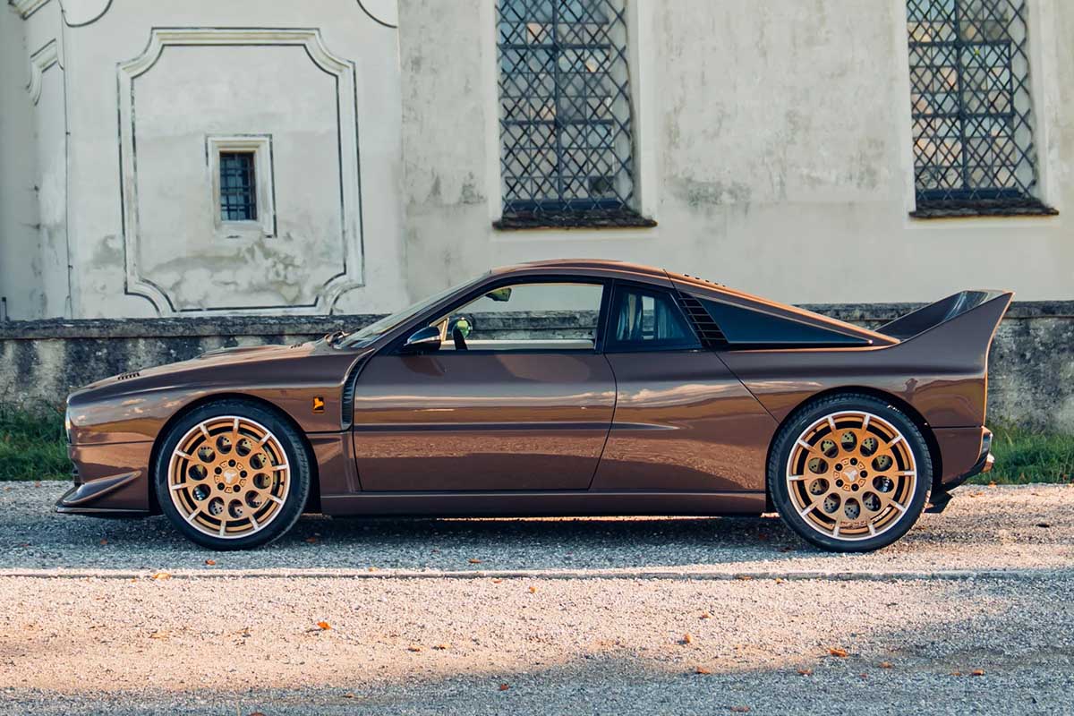 1976年式ランチア「037」をベースに再構築された2025年式「キメーラEVO37」(c)2026 BROAD ARROW Auctions