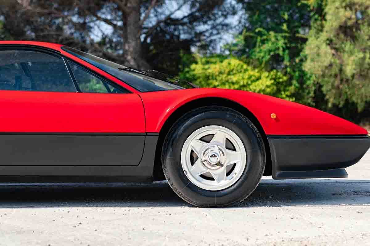 2026年10月に開催されるオークションに出品される1981年式フェラーリ「512BB:(c)2026 BROAD ARROW Auctions