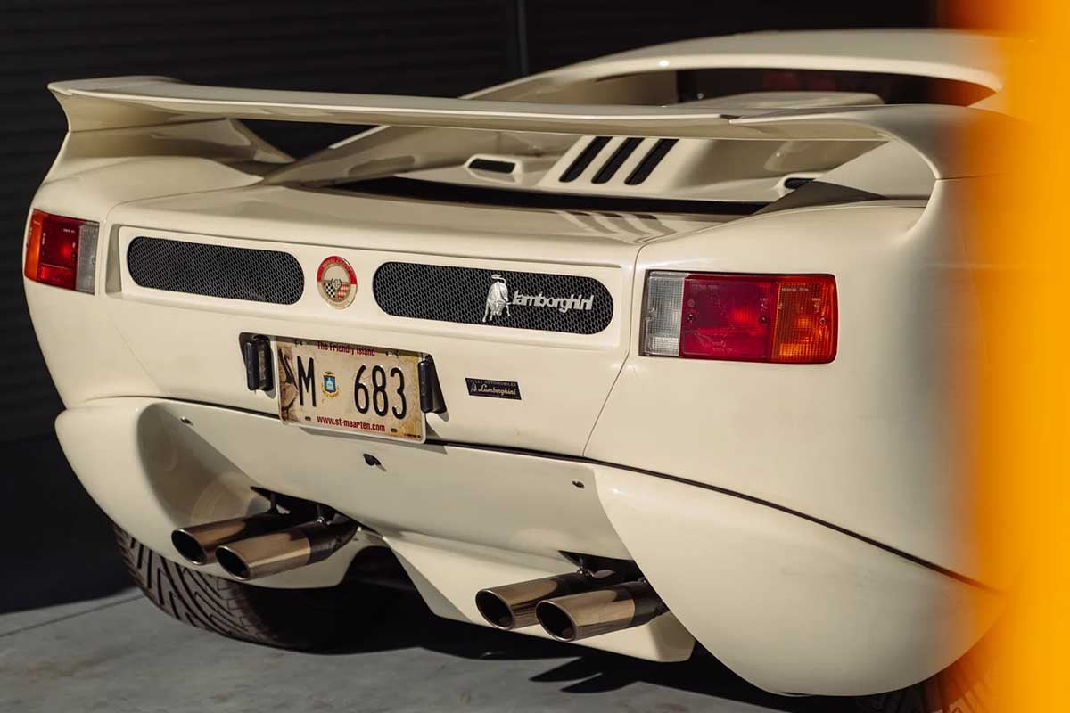 オークションに出品される1990年式MCA「Centenaire（サンテナール）」(c)2026 BROAD ARROW Auctions
