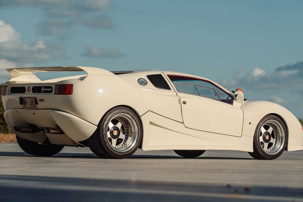 オークションに出品される1990年式MCA「Centenaire（サンテナール）」(c)2026 BROAD ARROW Auctions