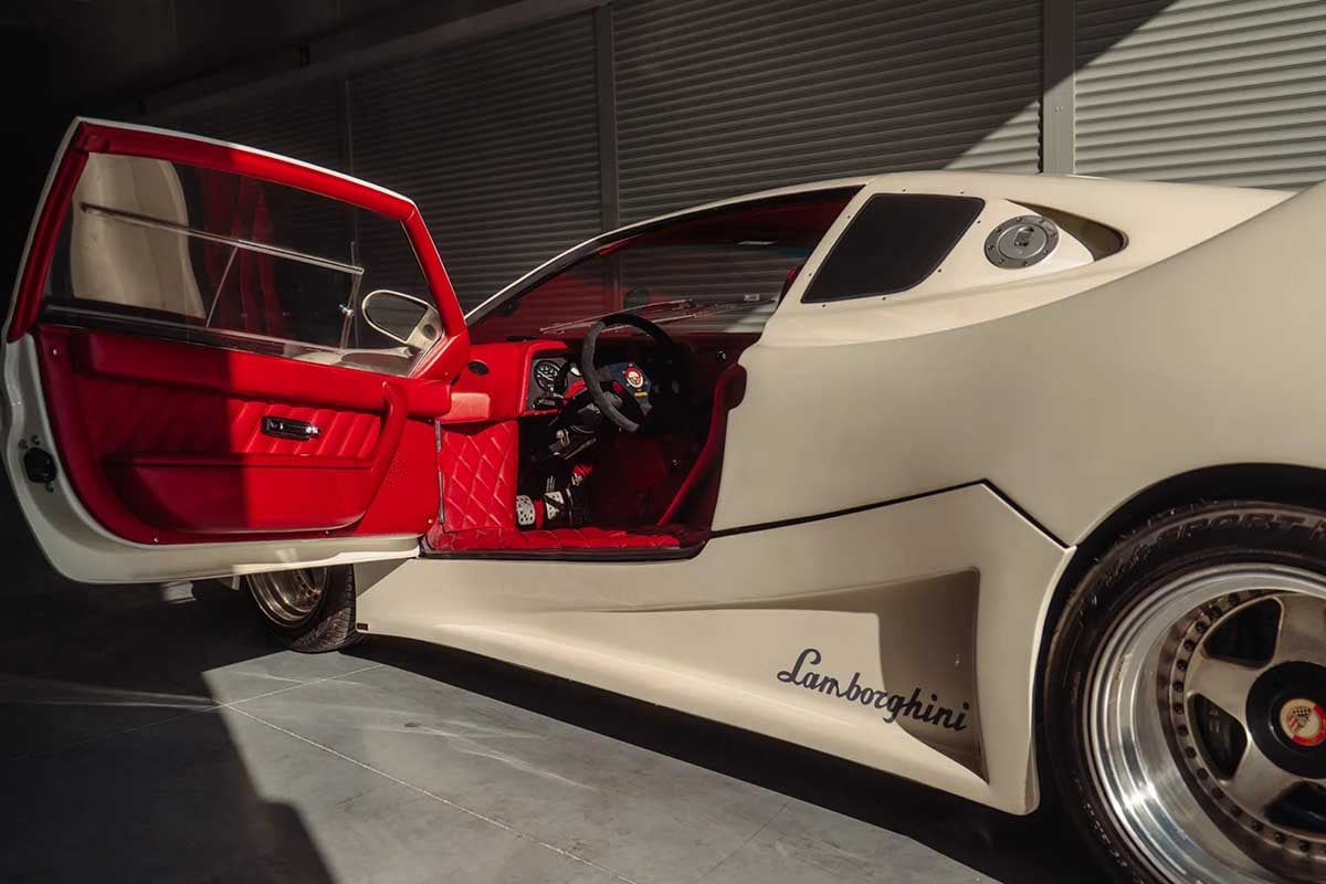 オークションに出品される1990年式MCA「Centenaire（サンテナール）」(c)2026 BROAD ARROW Auctions