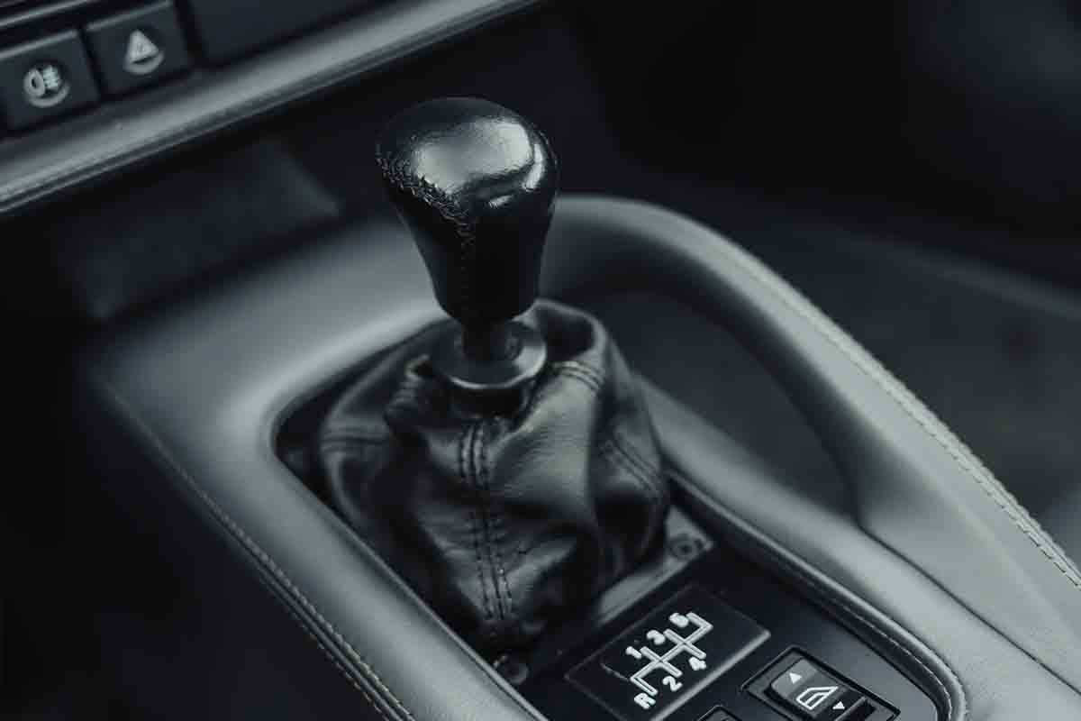 オークションに出品予定の1992年式ジャガー「XJ220」(c)2026 BROAD ARROW Auctions