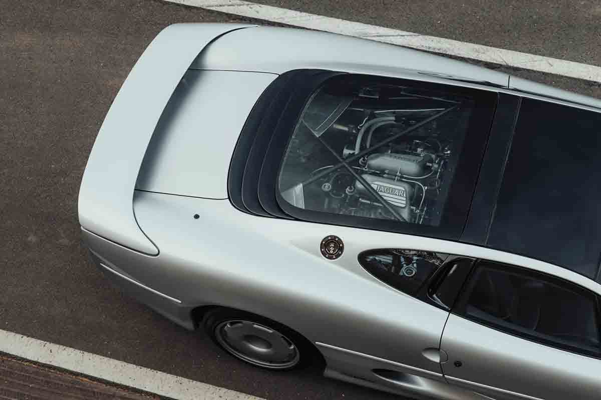 オークションに出品予定の1992年式ジャガー「XJ220」(c)2026 BROAD ARROW Auctions