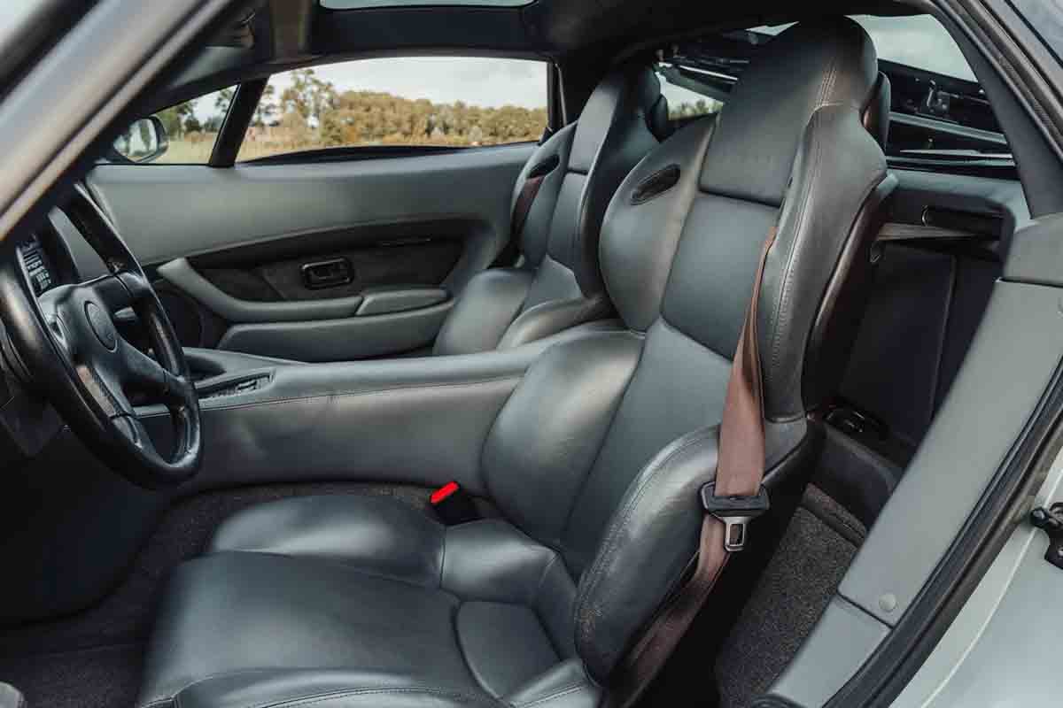 オークションに出品予定の1992年式ジャガー「XJ220」(c)2026 BROAD ARROW Auctions