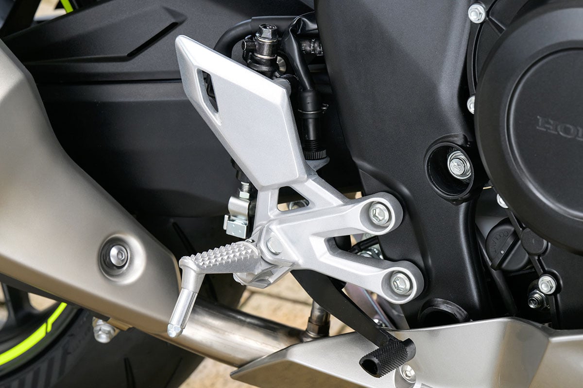 ホンダ新型「CBR400Rフォア Eクラッチ」
