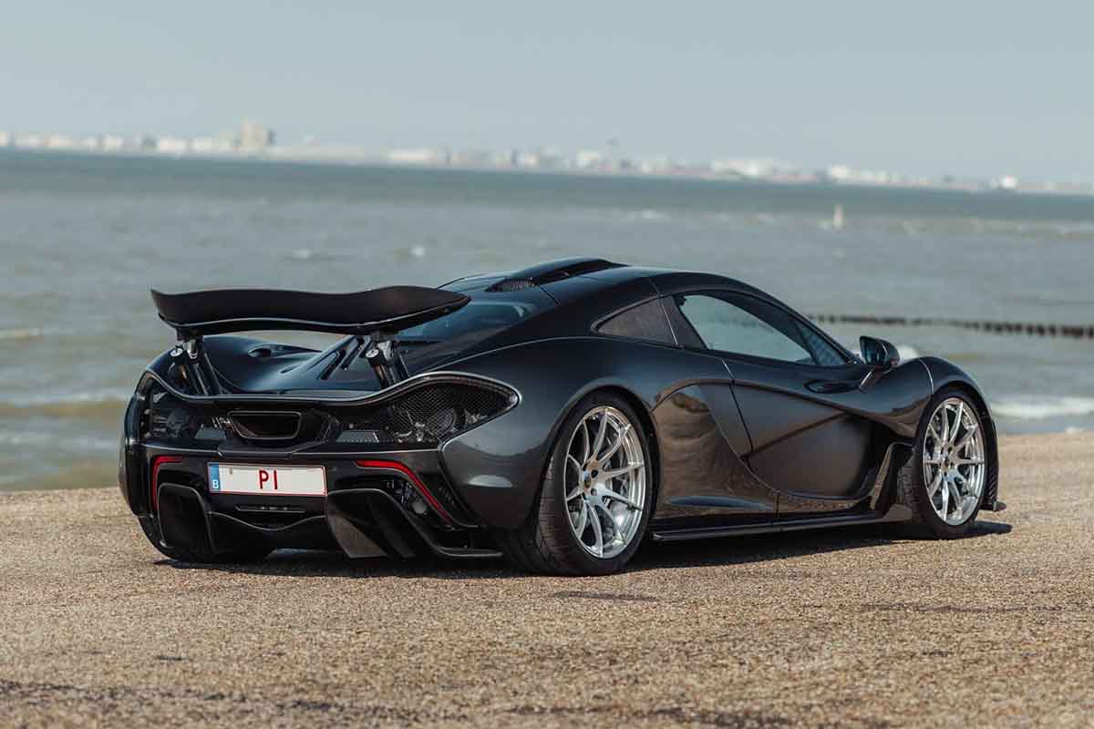 2026年10月に開催されるオークションに出品予定の2015年式マクラーレン「P1」(c)2026 BROAD ARROW Auctions