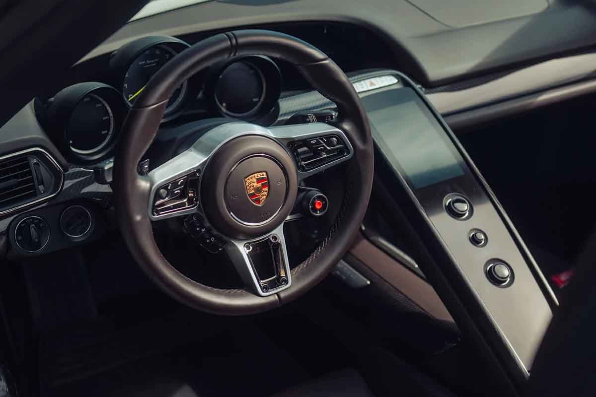 オークションに出品予定の2015年式ポルシェ「918スパイダー ヴァイザッハ仕様」(c)2026 BROAD ARROW Auctions
