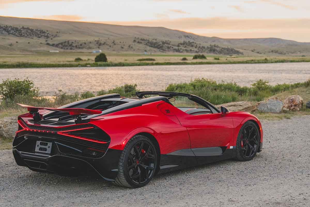 オークションで高額落札された2025年式ブガッティ「ミストラル」Darin Schnabel(c)2026 Courtesy of RM Sotheby's