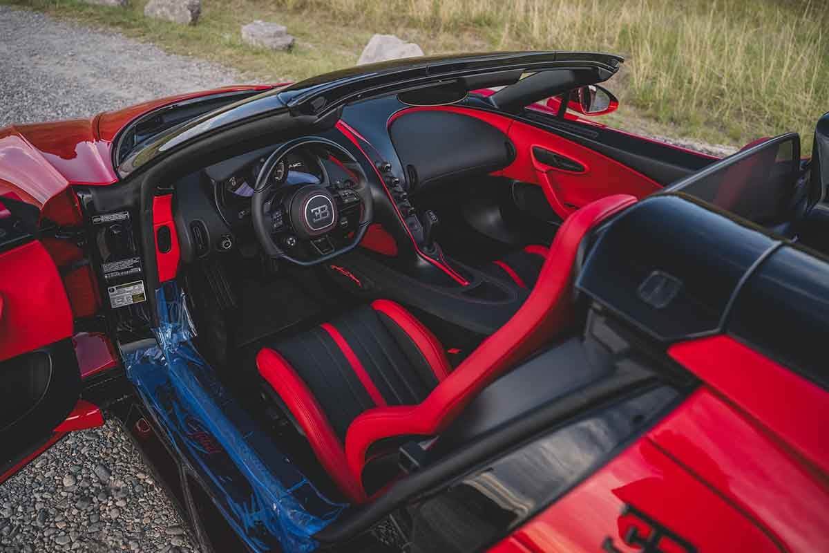 オークションで高額落札された2025年式ブガッティ「ミストラル」Darin Schnabel(c)2026 Courtesy of RM Sotheby's
