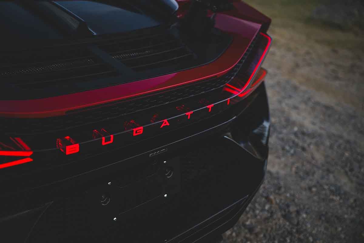 オークションで高額落札された2025年式ブガッティ「ミストラル」Darin Schnabel(c)2026 Courtesy of RM Sotheby's