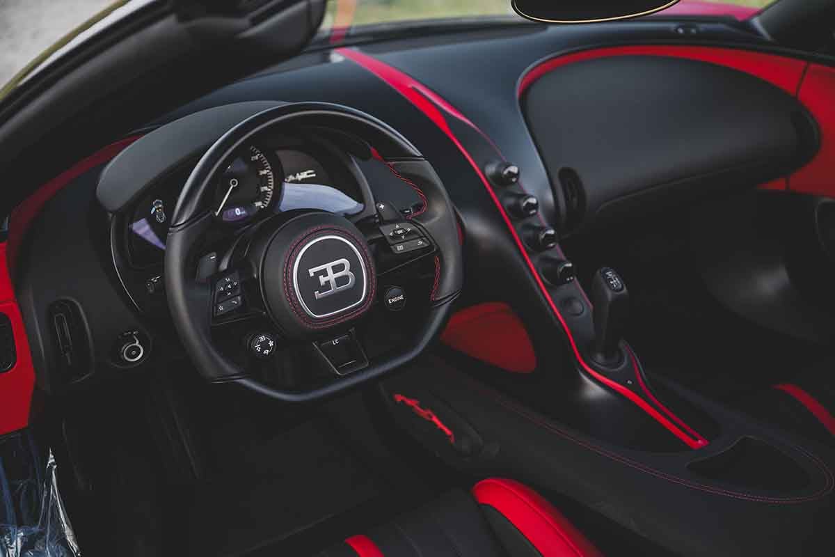 オークションで高額落札された2025年式ブガッティ「ミストラル」Darin Schnabel(c)2026 Courtesy of RM Sotheby's
