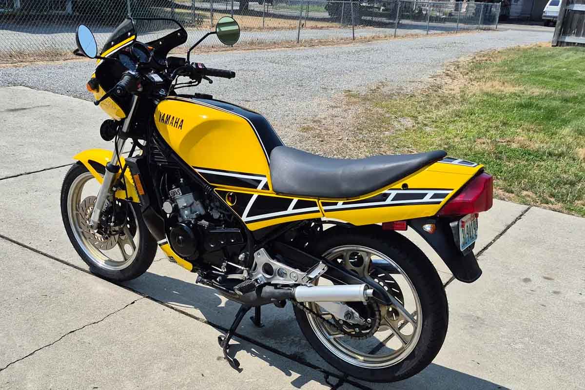 米国オンラインオークションに登場、落札された1984年式ヤマハ「RZ350ケニー・ロバーツ仕様」
