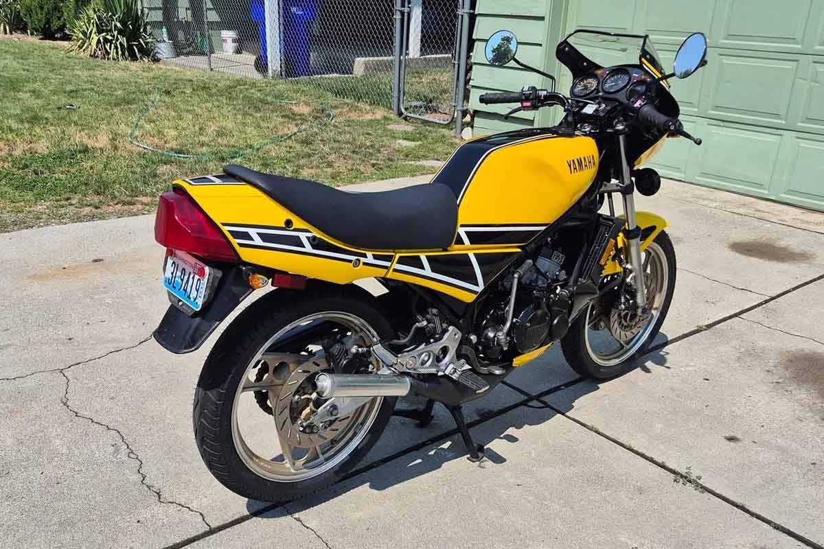 米国オンラインオークションに登場、落札された1984年式ヤマハ「RZ350ケニー・ロバーツ仕様」
