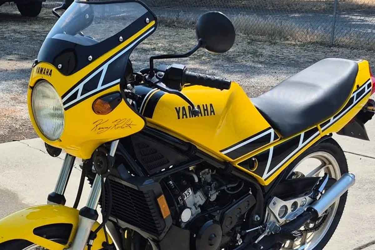 米国オンラインオークションに登場、落札された1984年式ヤマハ「RZ350ケニー・ロバーツ仕様」