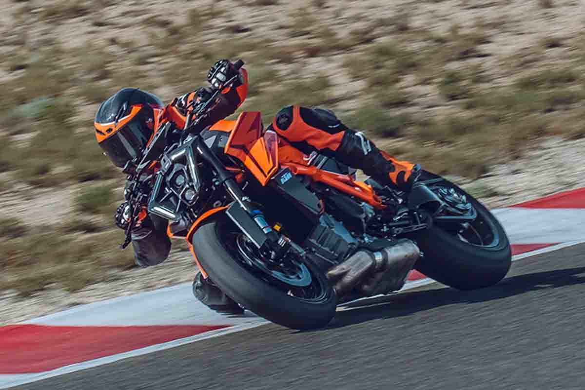 KTM「1390 SUPER DUKE R EVO」