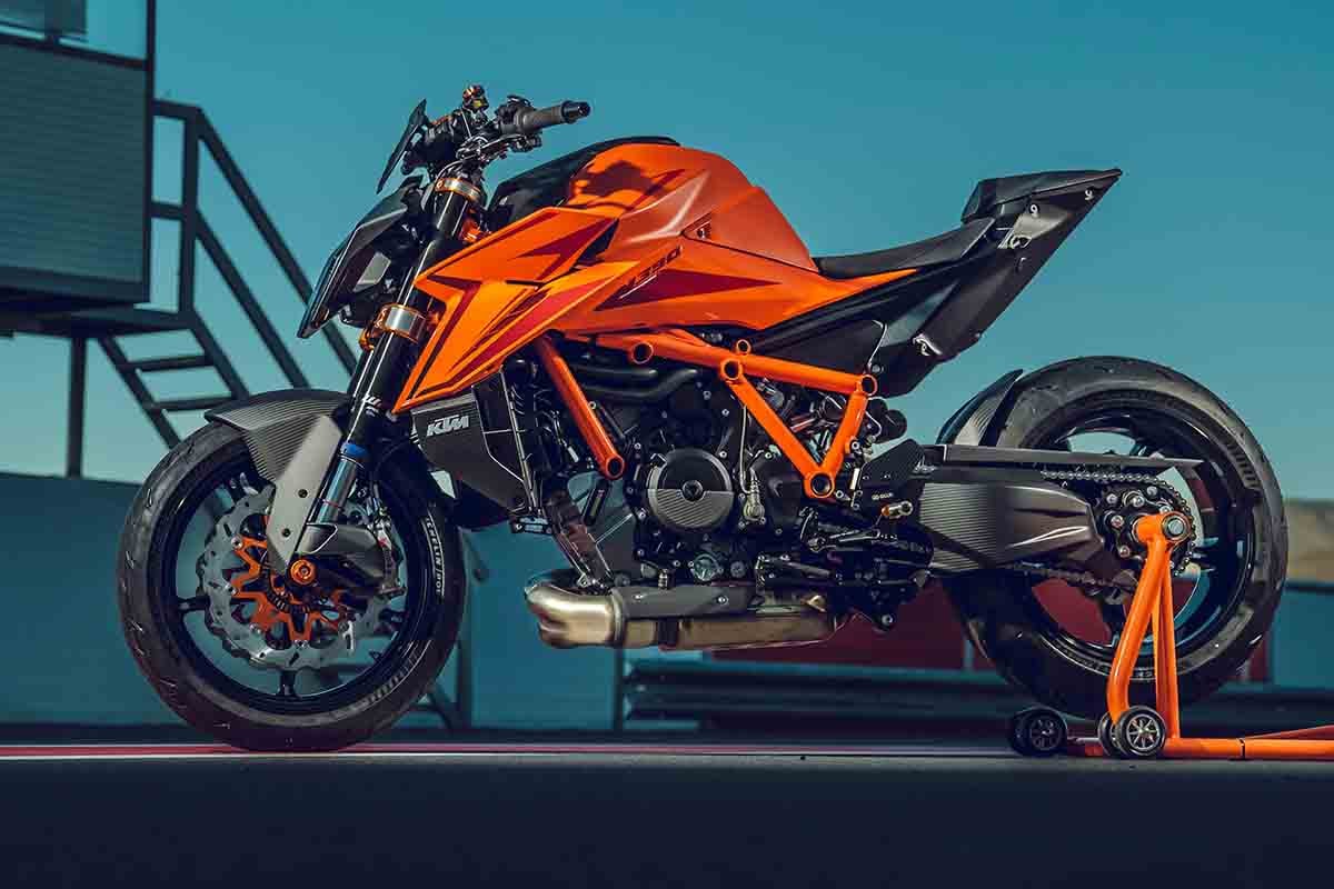 KTM「1390 SUPER DUKE R EVO」