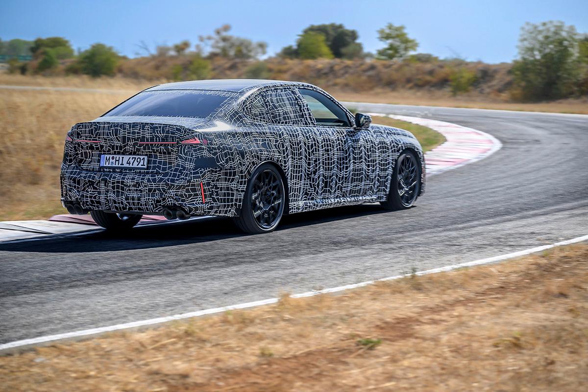 BMW次期型「3シリーズ M350 xDrive」の開発車両