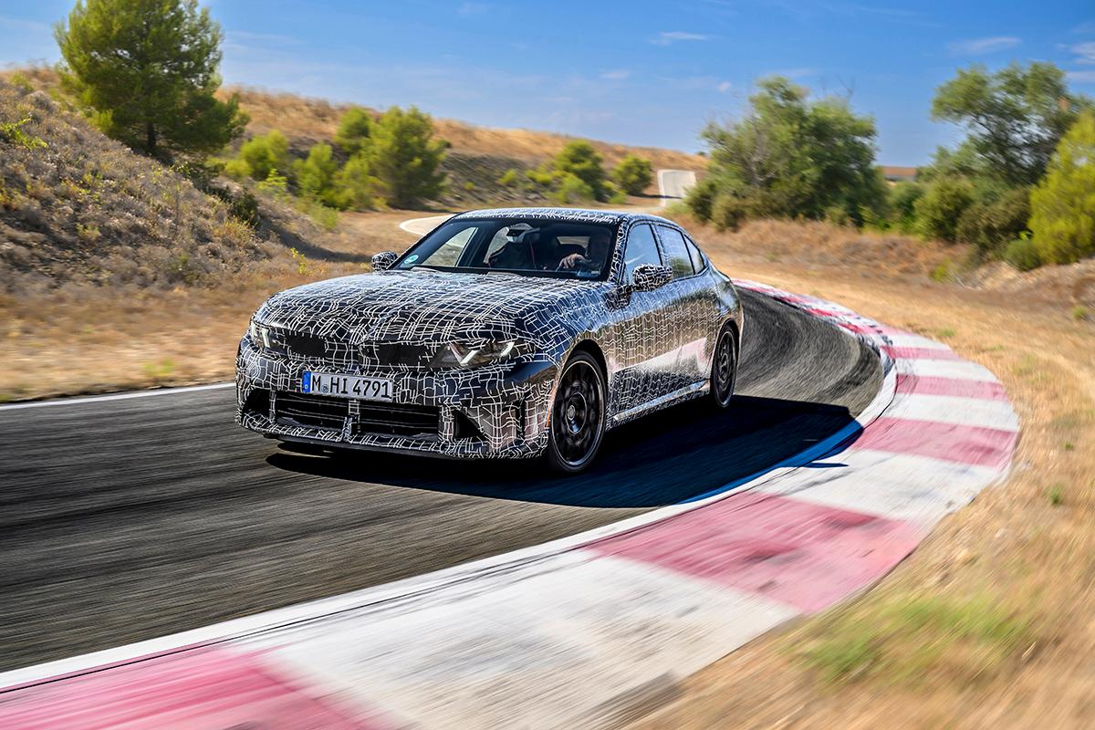 BMW次期型「3シリーズ M350 xDrive」の開発車両