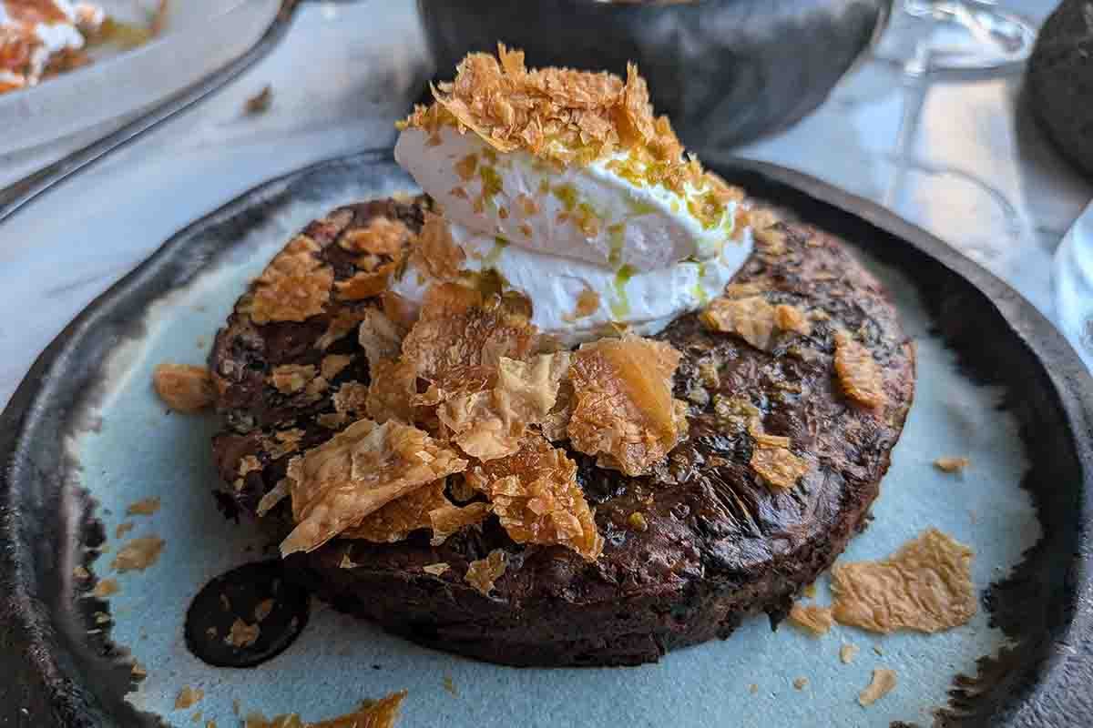 トルコの伝統的な「焼きナスとヨーグルト」