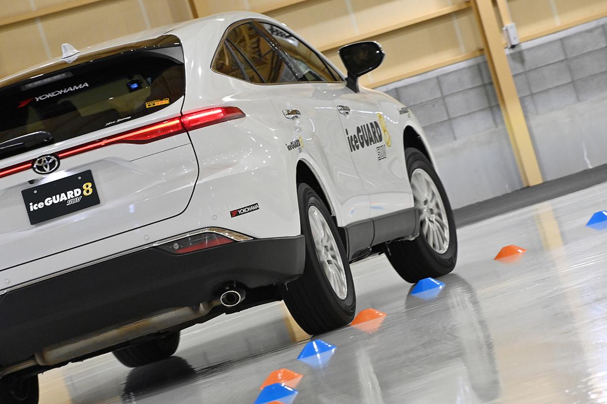 ヨコハマの新SUV用スタッドレスタイヤ「アイスガード8 SUV」の試走会の様子