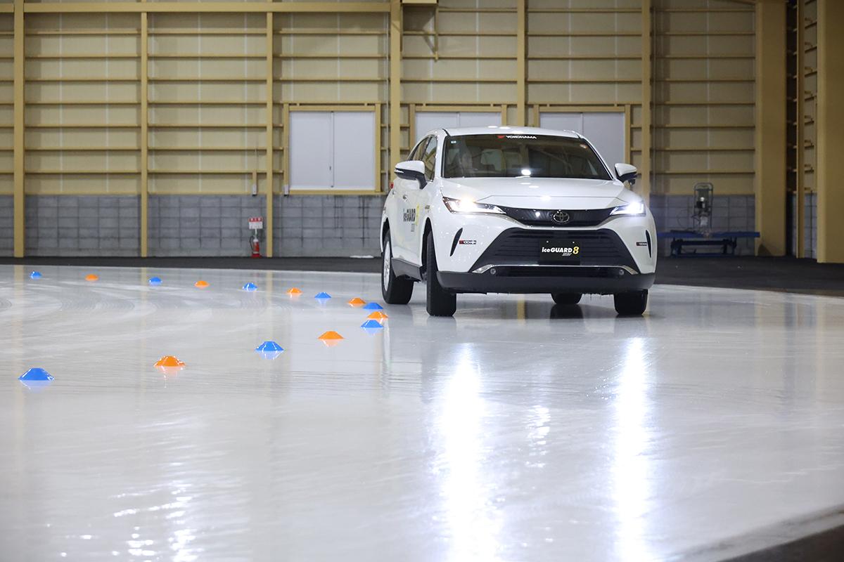 ヨコハマの新SUV用スタッドレスタイヤ「アイスガード8 SUV」の試走会の様子