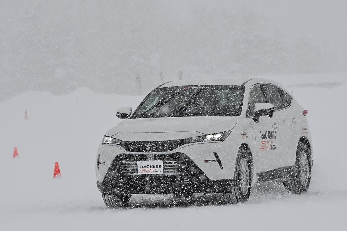 ヨコハマの新SUV用スタッドレスタイヤ「アイスガード8 SUV」の試走会の様子