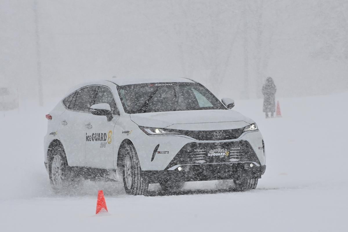 圧雪路でのパイロンスラローム