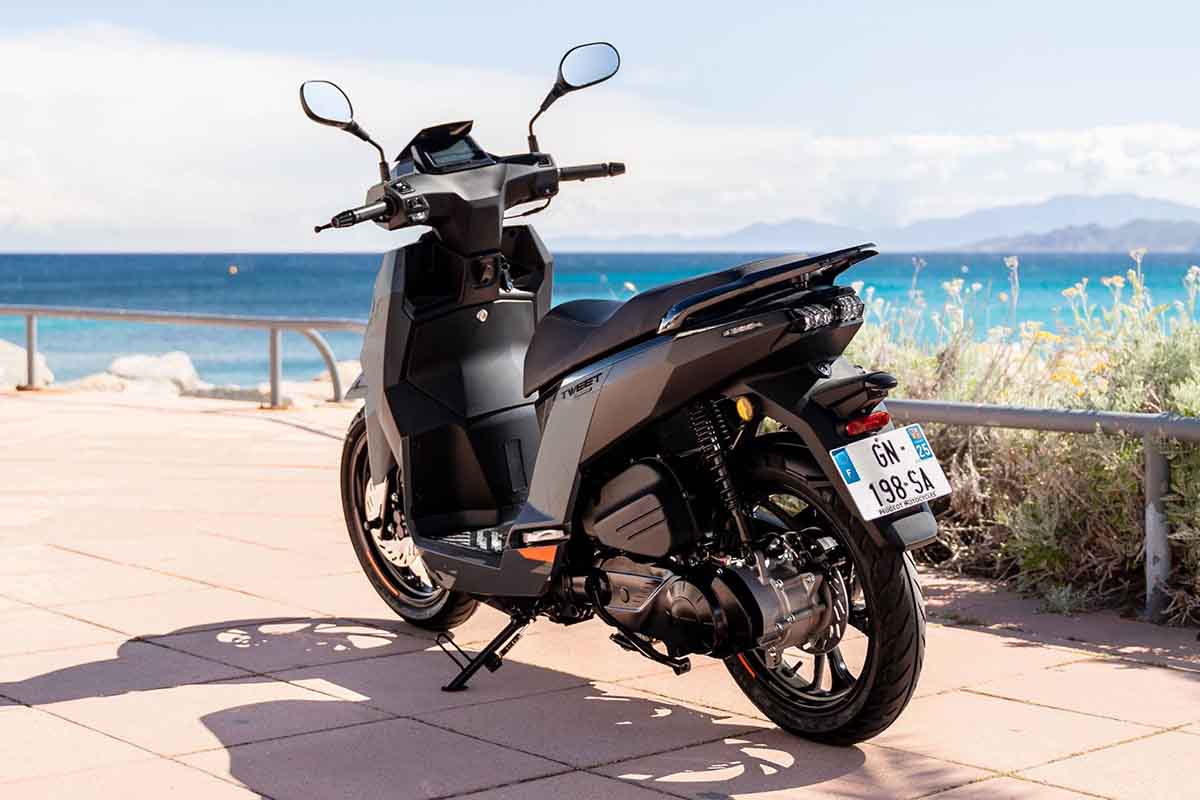プジョー「ツイート125 GT」