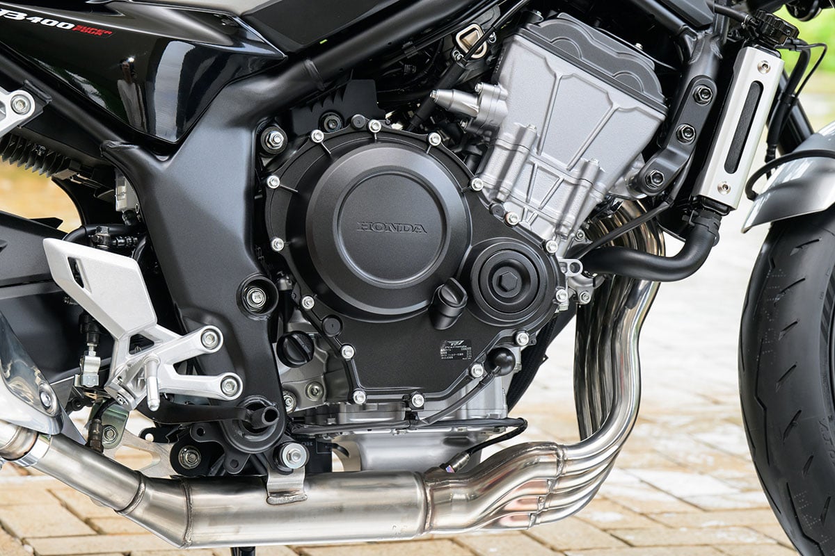 ホンダ新型「CB400スーパーフォア Eクラッチ」