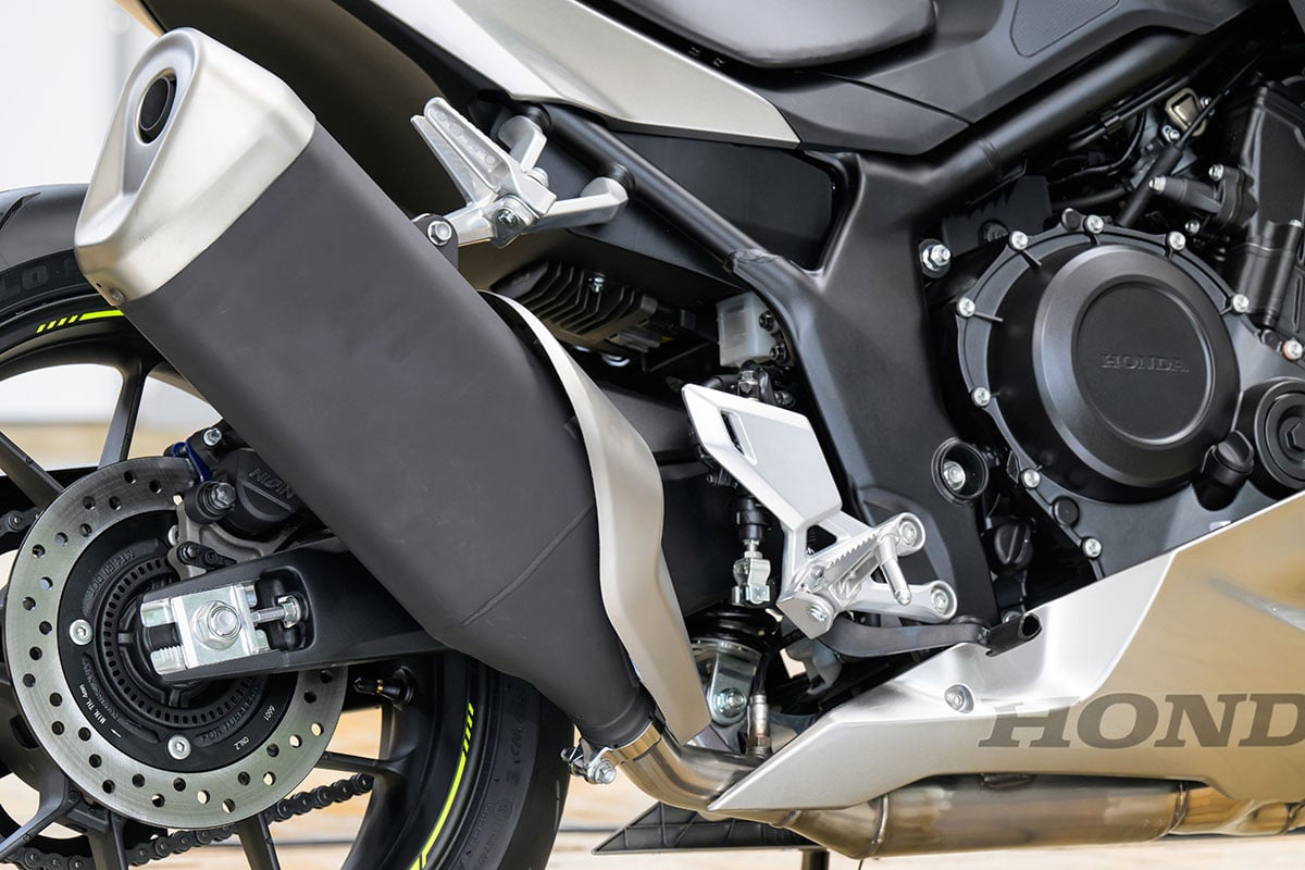ホンダ新型「CBR400Rフォア Eクラッチ」