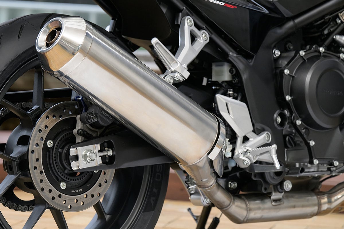 ホンダ新型「CB400スーパーフォア Eクラッチ」