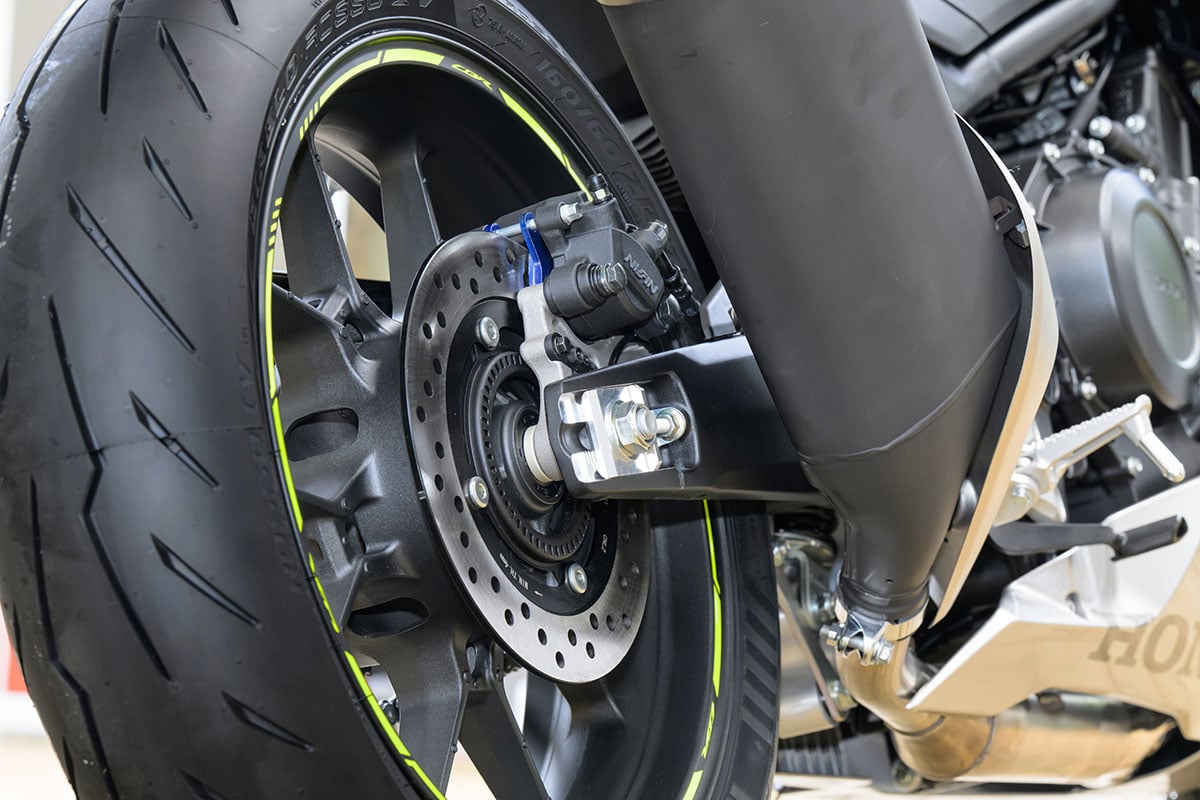 ホンダ新型「CBR400Rフォア Eクラッチ」