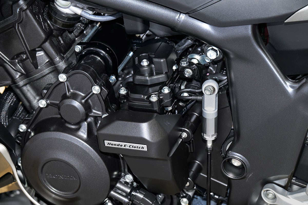 ホンダ新型「CBR400Rフォア Eクラッチ」