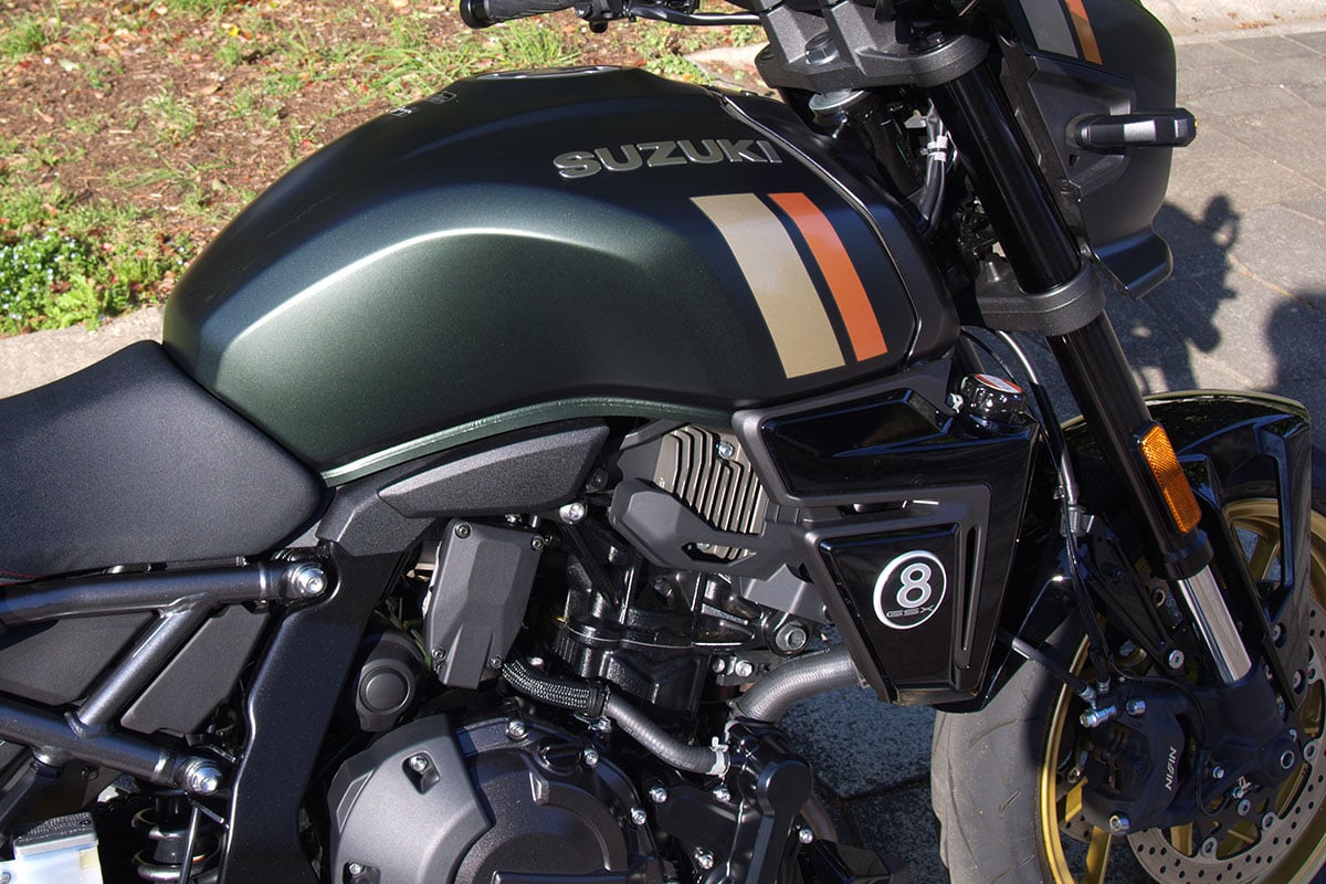 スズキ「GSX-8TT」