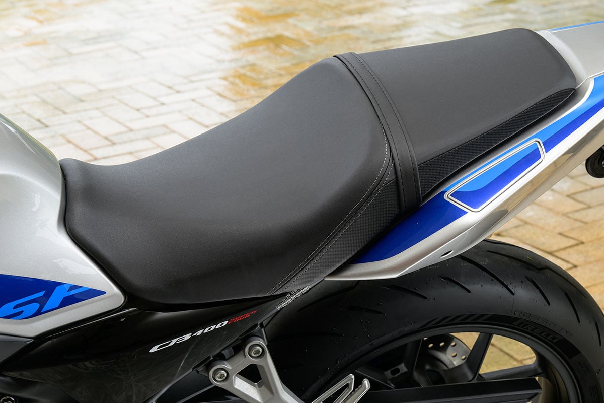 ホンダ新型「CB400スーパーフォア Eクラッチ」