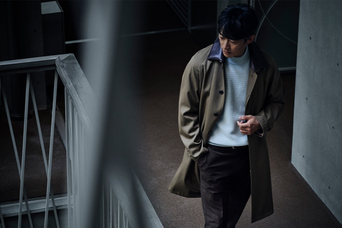 「LANVIN COLLECTION」のアイテムを着用する反町隆史さん
