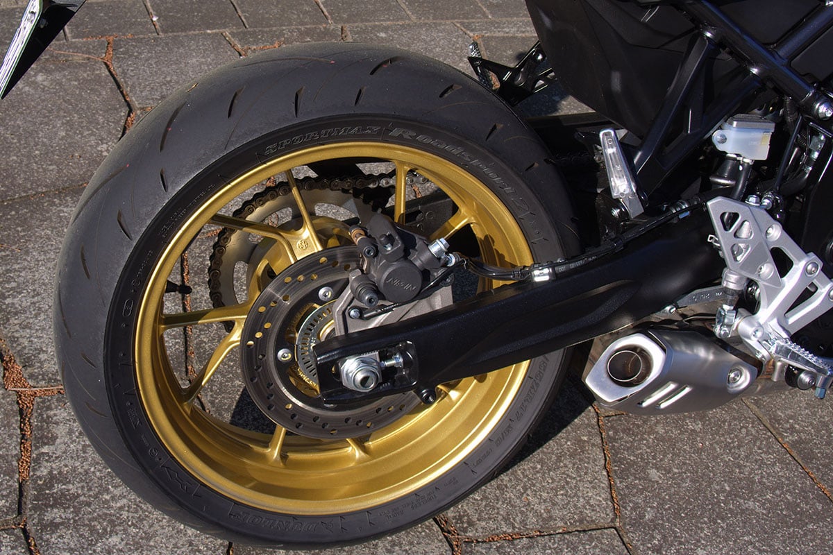 スズキ「GSX-8TT」
