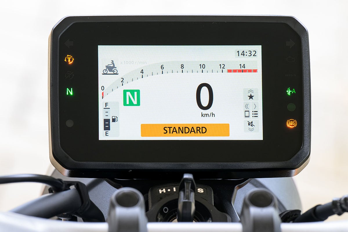 ホンダ新型「CB400スーパーフォア Eクラッチ」