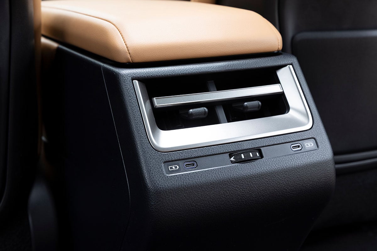 レクサス新型「ES350h AWD」