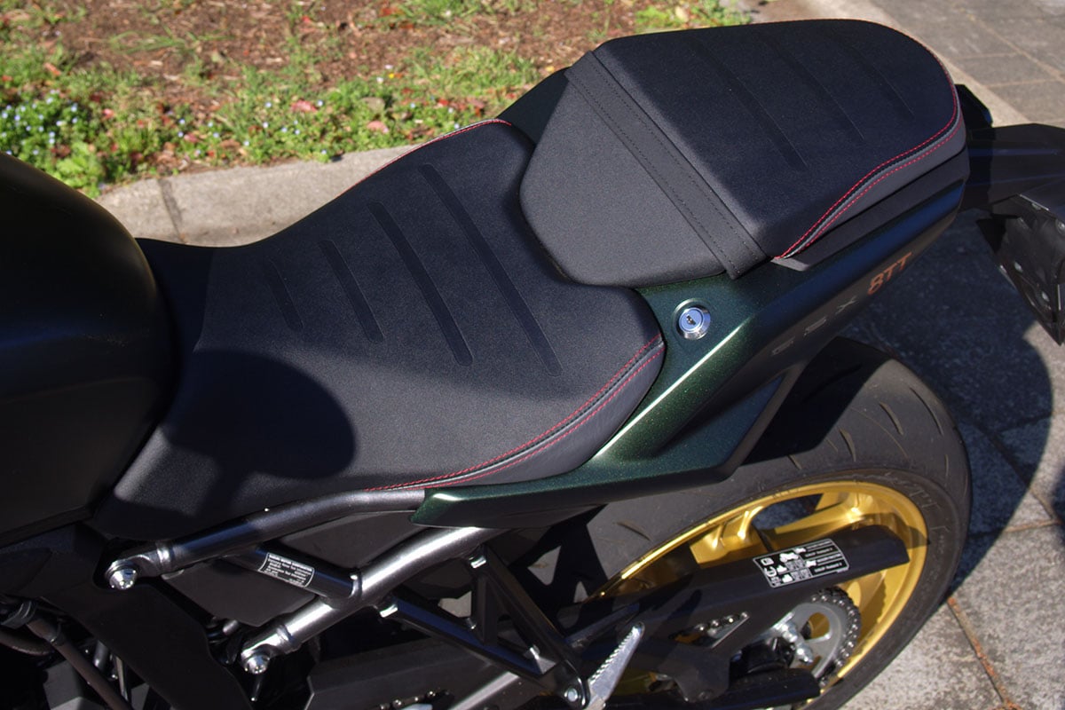 スズキ「GSX-8TT」