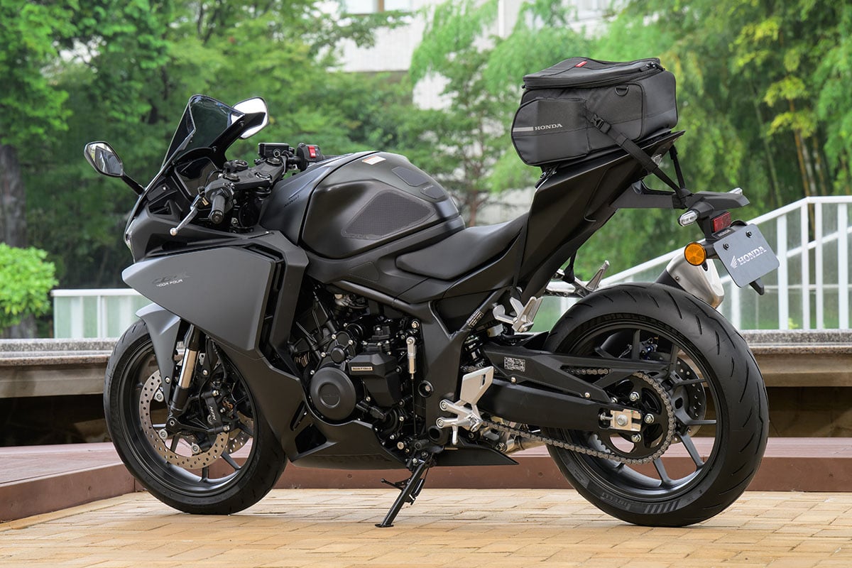 ホンダ新型「CBR400Rフォア Eクラッチ」