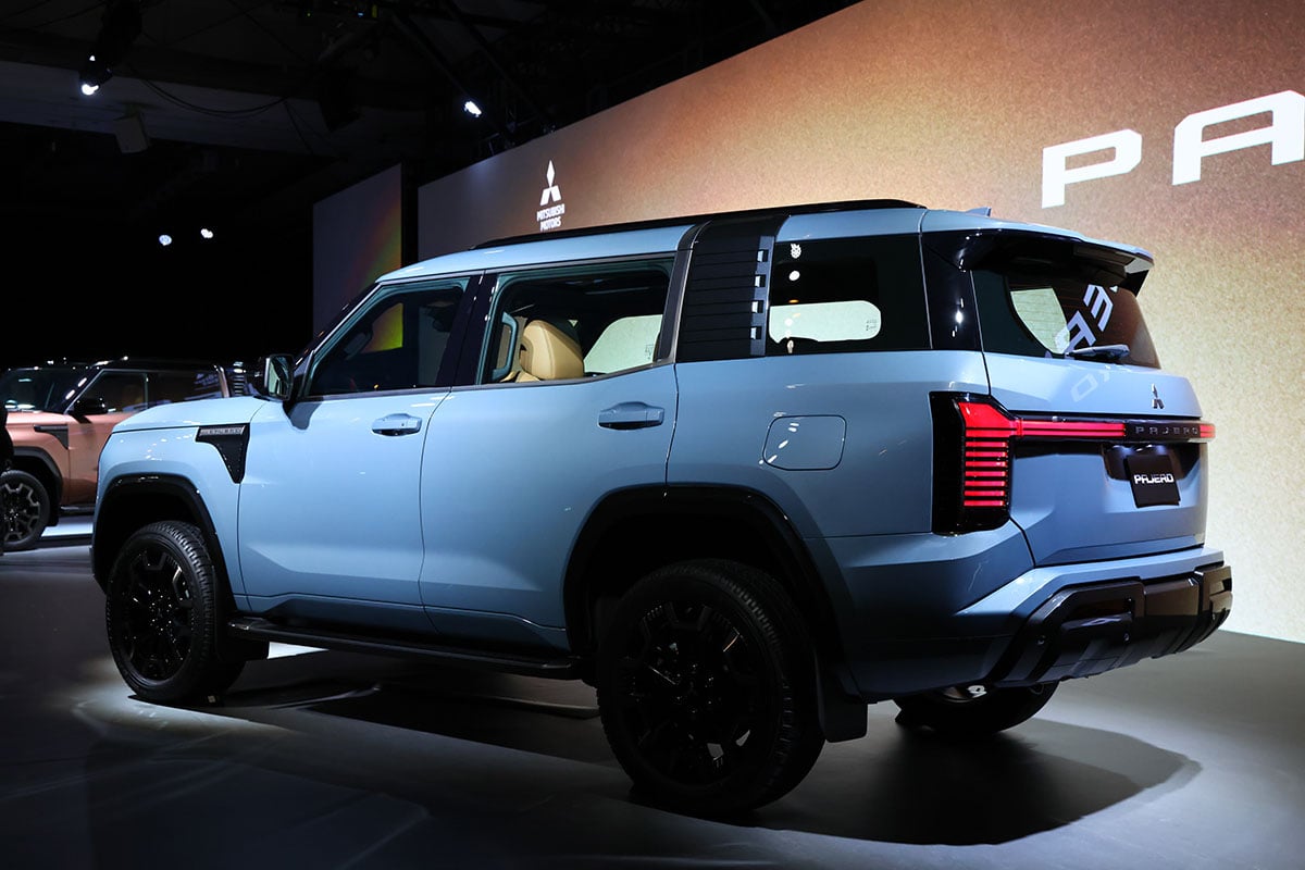 三菱新型「パジェロ」