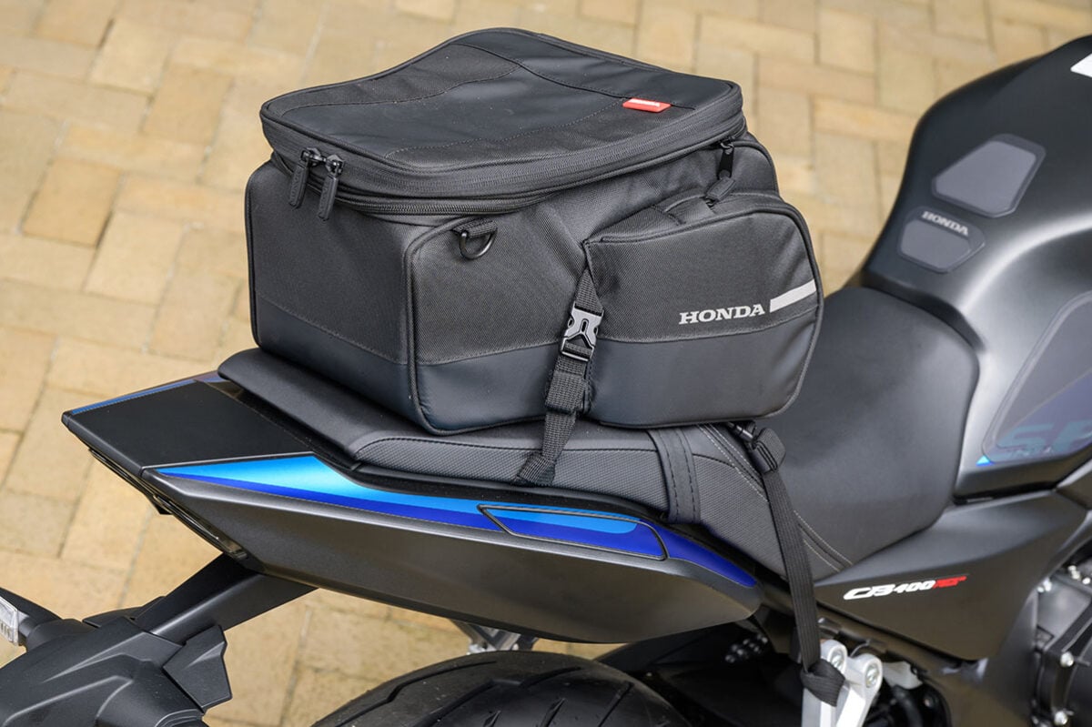 ホンダ新型「CB400スーパーフォア Eクラッチ」